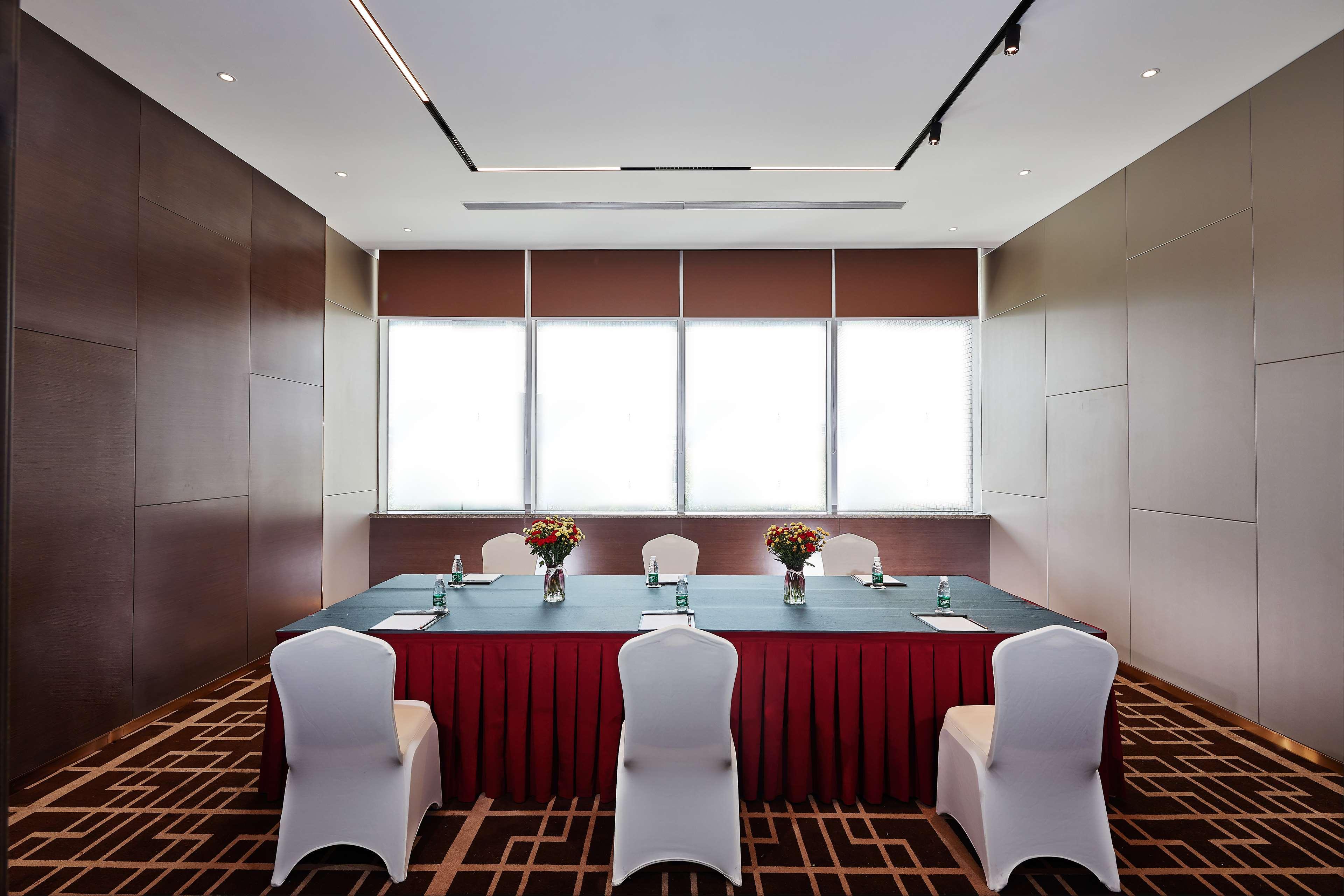 Отель Park Plaza Beijing Science Park Экстерьер фото